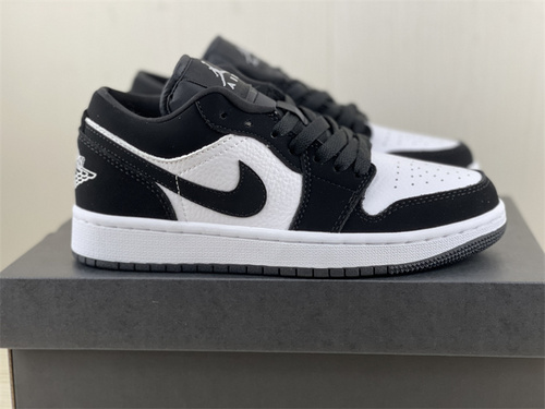 Original level_ AJ1 low_ black and white panda_ the item number 553560 001. full code shipment 36--46-c3f56b00